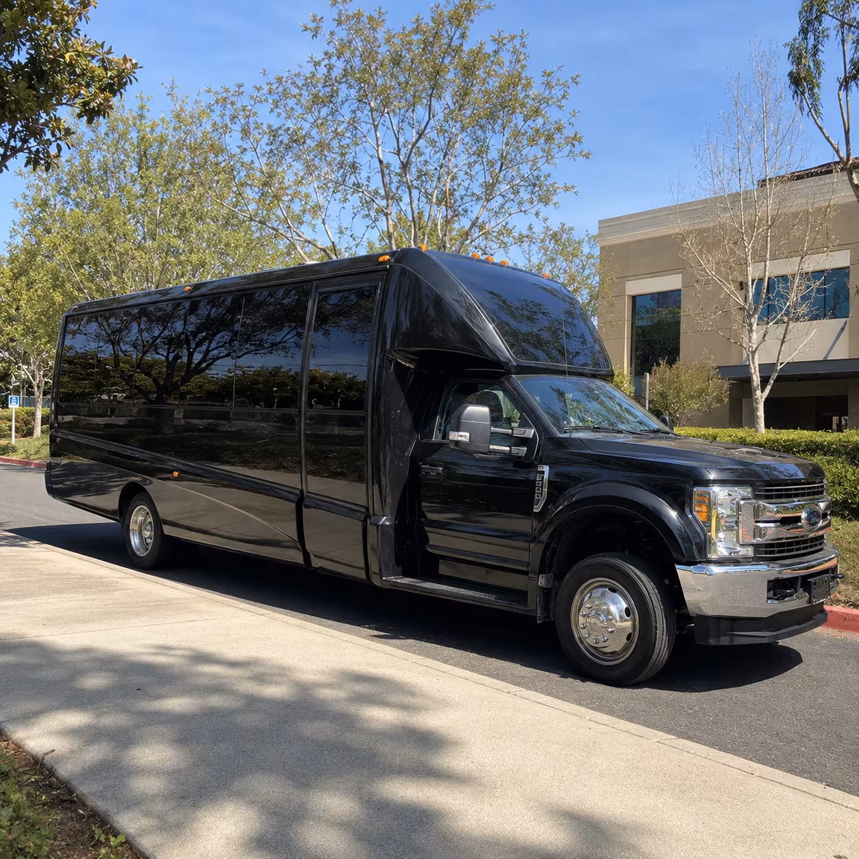 20 Passenger Party Bus Exterior