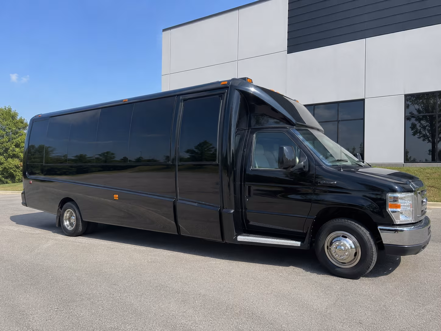 Greensboro Winery Tour & Pub Crawl Transportation